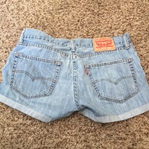 Levi cutoff short light wash size 2 rolled vintage
